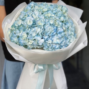 Букет из 5 голубых гортензий в Пушкино