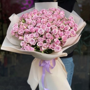 Букет из 25 лиловых кустовых роз (60 см) в Пушкино