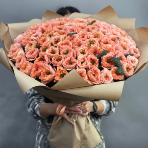 Букет "Персик" из 101 махровой розы Риджентс парк (60 см) в Пушкино