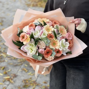 Букет "Лиссабон" из пионовидных роз, поновидных лилий и гербер  в Пушкино