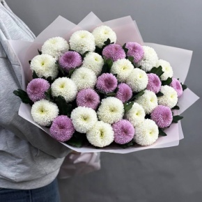 Букет из 31 хризантемы Момоко микс в Пушкино