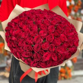 Букет 101 красная роза Кения (50 см) в Пушкино