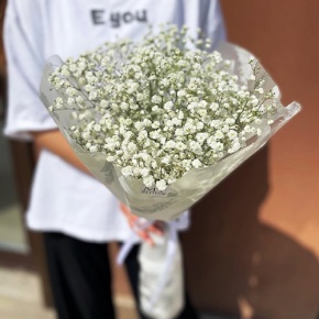 Букет из 5 белых гипсофил в Пушкино