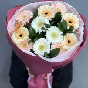 Букет из 13 белых гербер микс в Пушкино