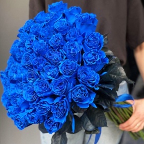 Букет из 51 синей розы Эквадор под ленту (70 см) в Пушкино
