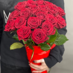 21 красная роза в конусе (50 см) в Пушкино