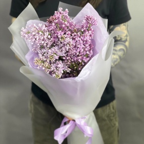 Букет из 9 веток ароматной сирени в Пушкино