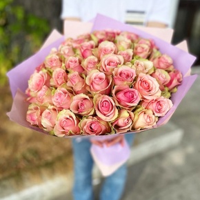 Букет 51 роза Бэлла Роса (40 см) в Пушкино