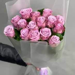 Монобукет из 15 малиновых роз Меритим (50 см) в Пушкино
