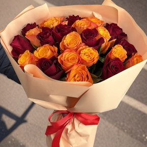 Букет "Благородный" из 27 Кенийских роз микс (40 см) в Пушкино