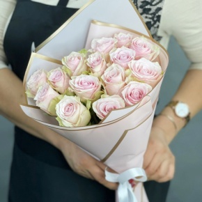 Букет из 15 пудровых роз Кения (40 см) в Пушкино