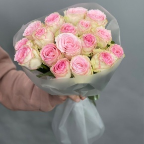 Букет из 17 роз Кения (40 см) в Пушкино