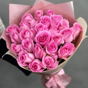 Букет из 25 розовых роз кения (40 см) в Пушкино