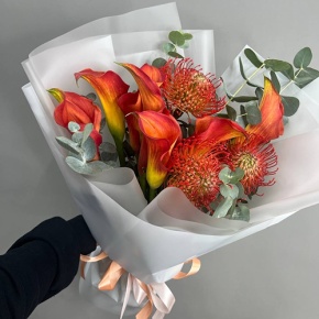 Букет "Империал" из калл, лейко и эвкалипта в Пушкино