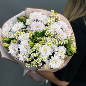 Букет "Сиэтл" из хризантем, альстромерий и ромашек в Пушкино