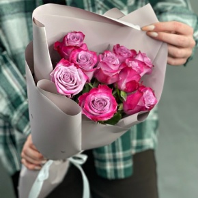 Букет "Сесилия" из 9 фиолетовых роз кения (40 см) в Пушкино