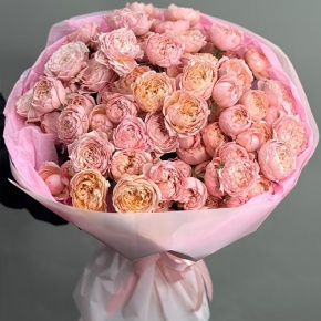 Букет из 35 кустовых пионовидных роз Джульетта (60 см) в Пушкино