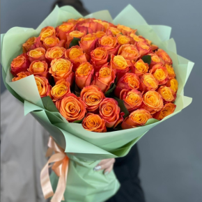 Букет из 71 огненной розы (40 см) в Пушкино