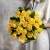 Букет из 25 лимонных роз с рускусом (40 см) в Пушкино Букет из 25 лимонных роз с рускусом (40 см) в Пушкино