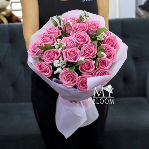 Букет из 21 розовой розы Аква (50 см) в Пушкино