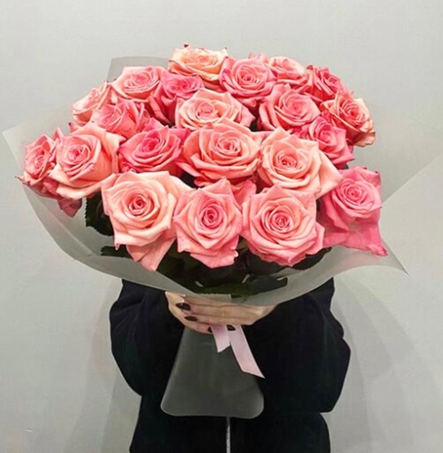 Букет из 21 розовой розы (50 см) в Пушкино