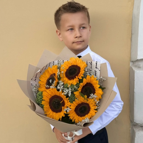 Букет на 1 сентября из 5 подсолнухов и лимониума в Пушкино