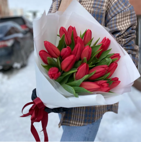 Букет красных тюльпанов в Пушкино