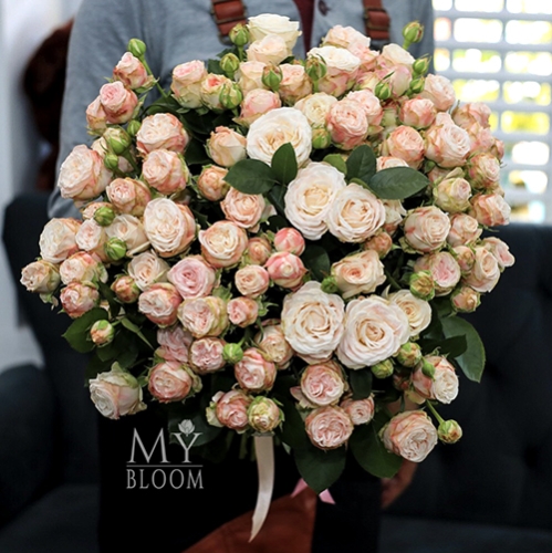 Букет 51 пионовидная роза Бомбастик (60 см) в Пушкино